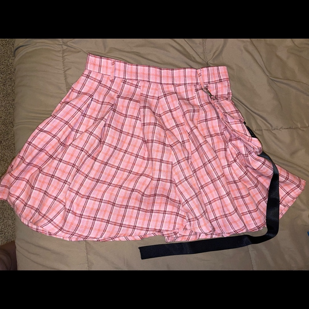 Pink pleated combat style skirt